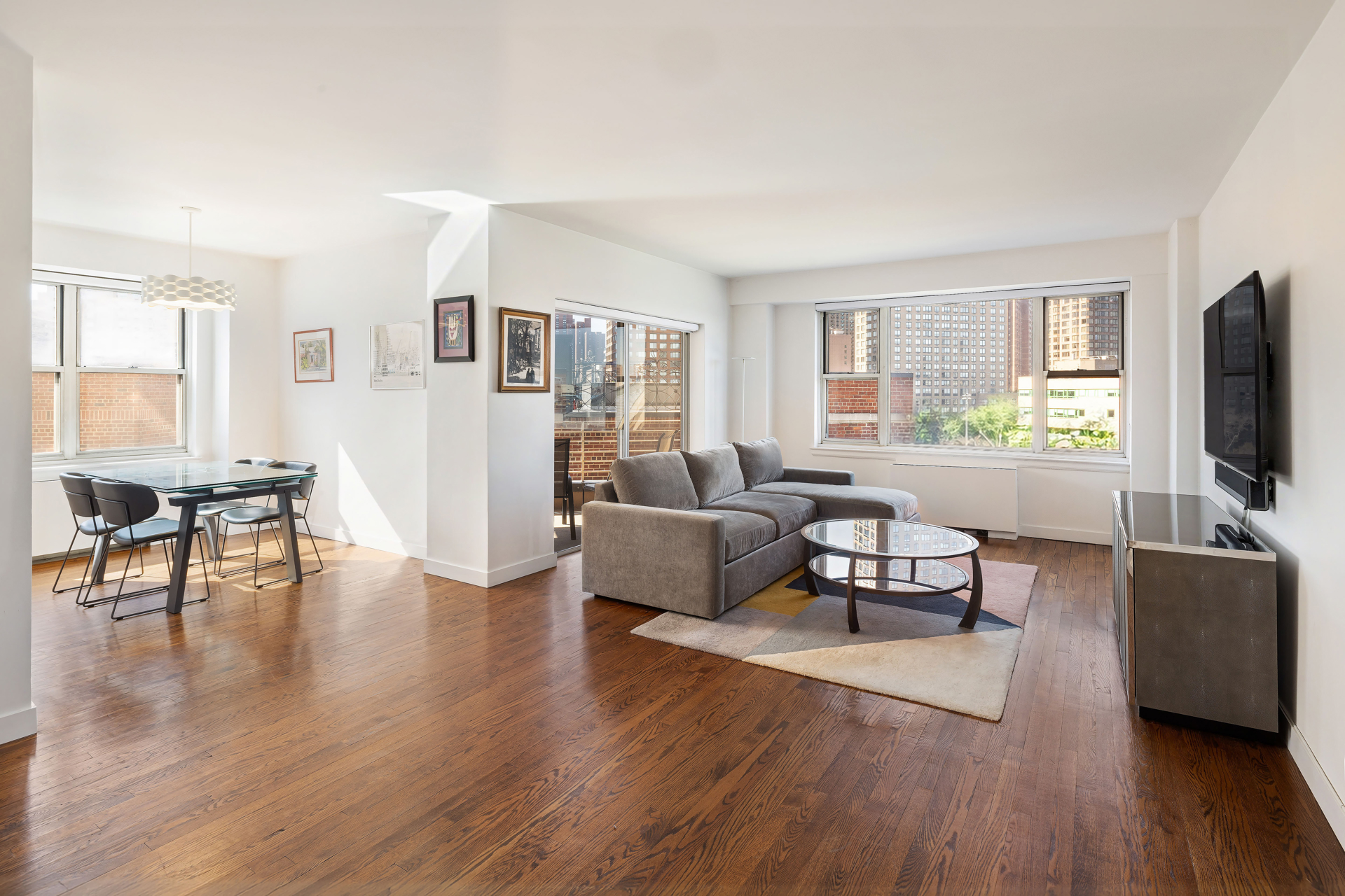 #1 photo, 200 E END Avenue, Yorkville , NY 10128