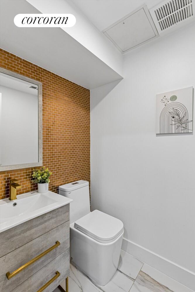 #6 photo, 697 MONROE Street, Stuyvesant Heights , NY 11221