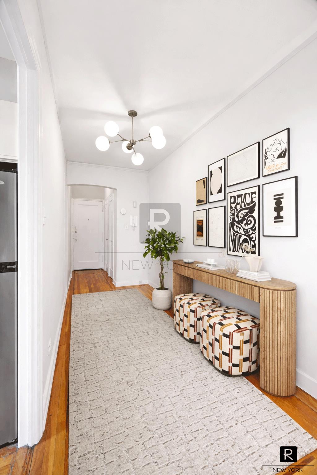 #4 photo, 310 W 55th Street, מנהטן Hell's Kitchen , NY 10019