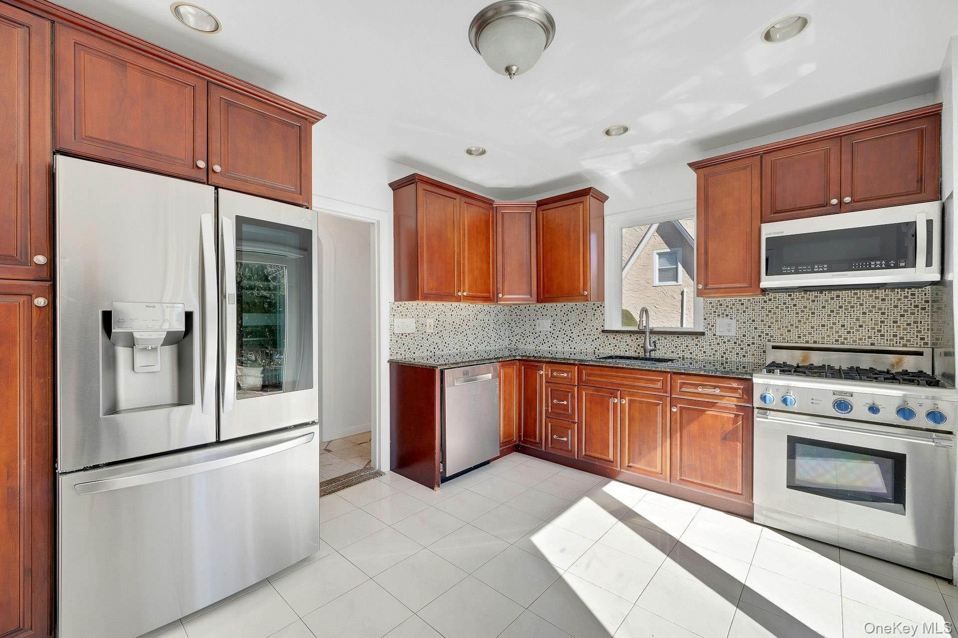 #11 photo, 156 Park Drive, Eastchester , NY 10709