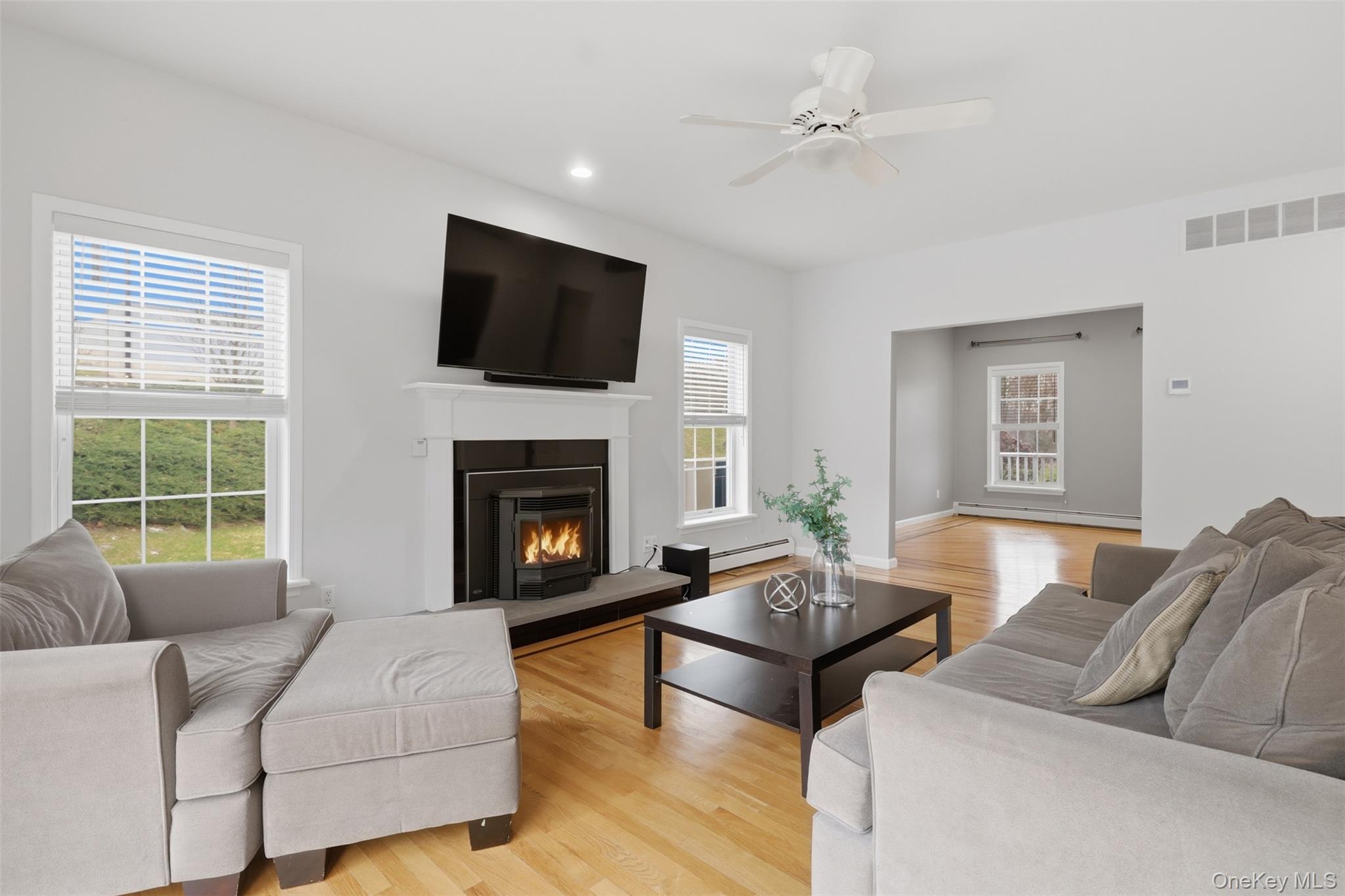 #13 photo, 48 Tower Road, 紐約州 Hopewell Junction , NY 12533