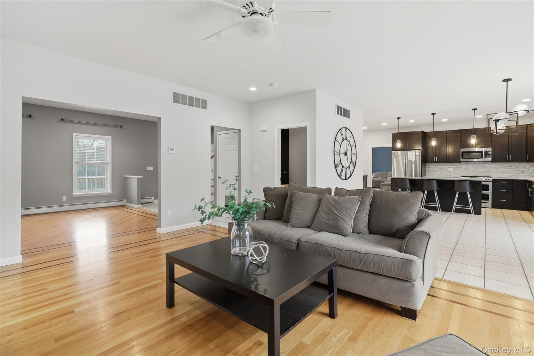 #14 photo, 48 Tower Road, 紐約州 Hopewell Junction , NY 12533