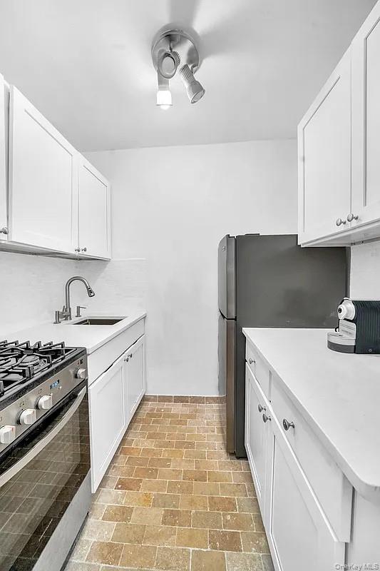 #4 photo, 54 East 8th Street, New York (Manhattan) , NY 10003