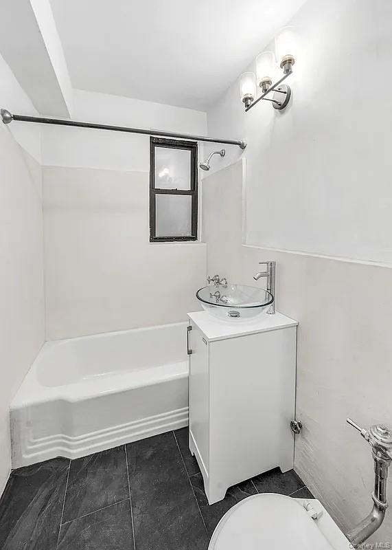 #5 photo, 54 East 8th Street, New York (Manhattan) , NY 10003