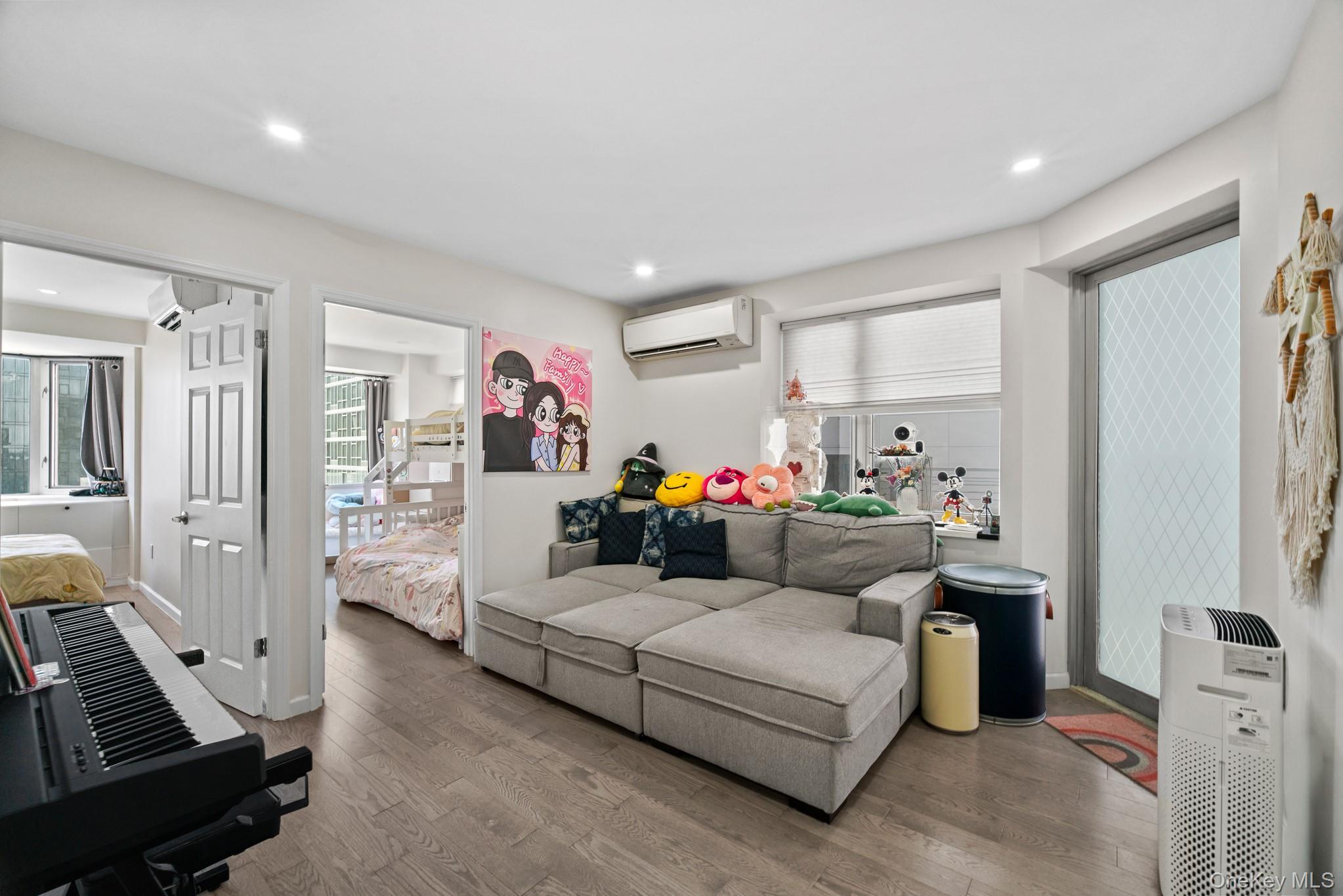 #5 photo, 3720 Prince Street, Flushing , NY 11354