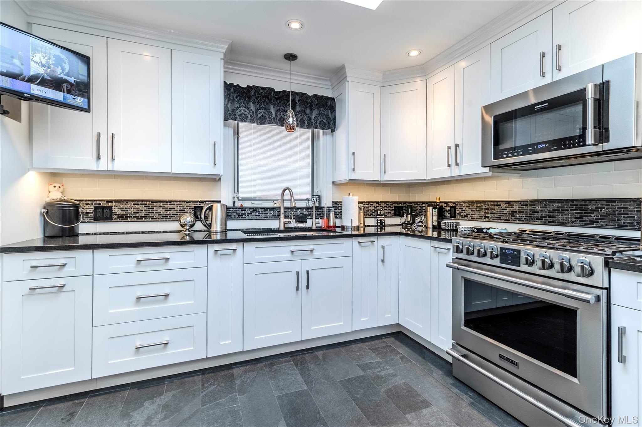 #11 photo, 325 149th Street, Whitestone , NY 11357