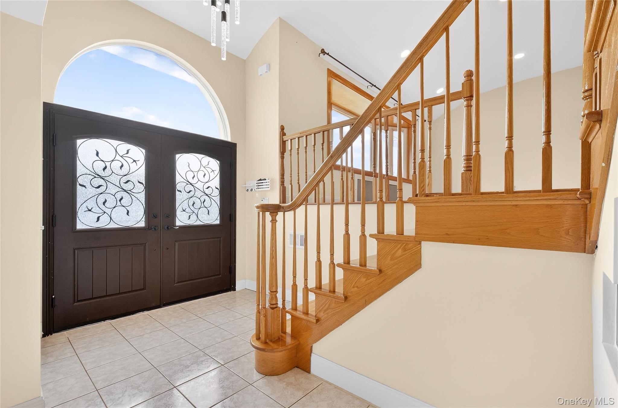 #2 photo, 38 S Oaks Boulevard, Plainview , NY 11803