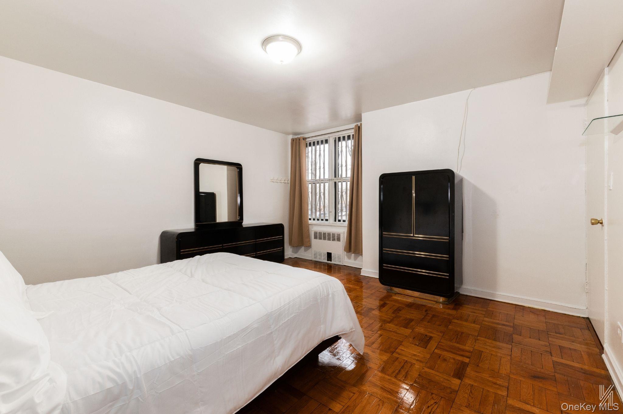 #12 photo, 33-24 Junction Boulevard, कुईंस Jackson Heights , NY 11372