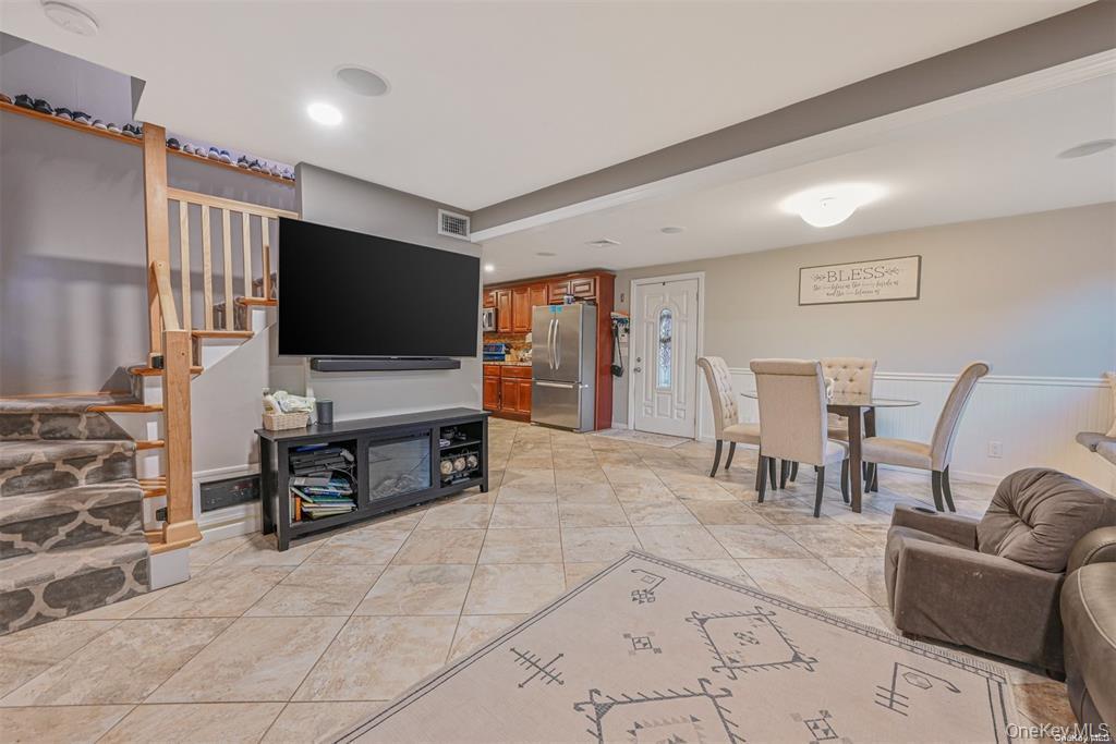 #3 photo, 45 Jervis Avenue, 东长岛 Copiague , NY 11726