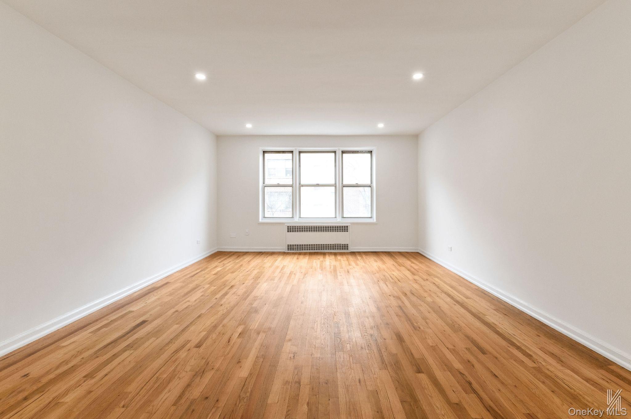 #4 photo, 79-10 34th Avenue, Jackson Heights , NY 11372