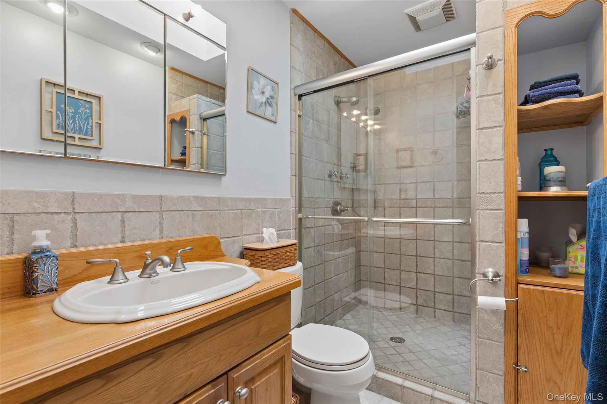 #13 photo, 140 Oak Street, 东长岛 Medford , NY 11763