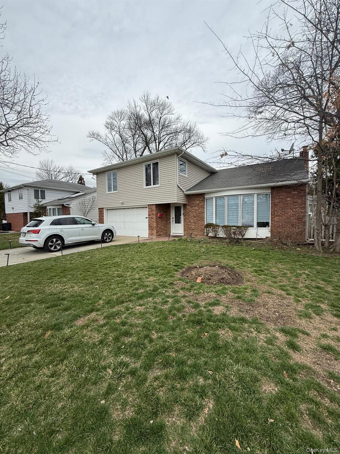 #1 photo, 23 Geoffrey Lane, ناسو Hewlett , NY 11557