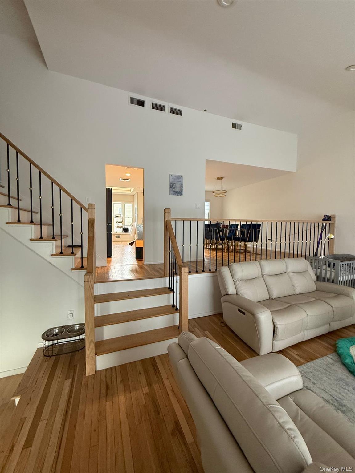 #18 photo, 23 Geoffrey Lane, ناسو Hewlett , NY 11557