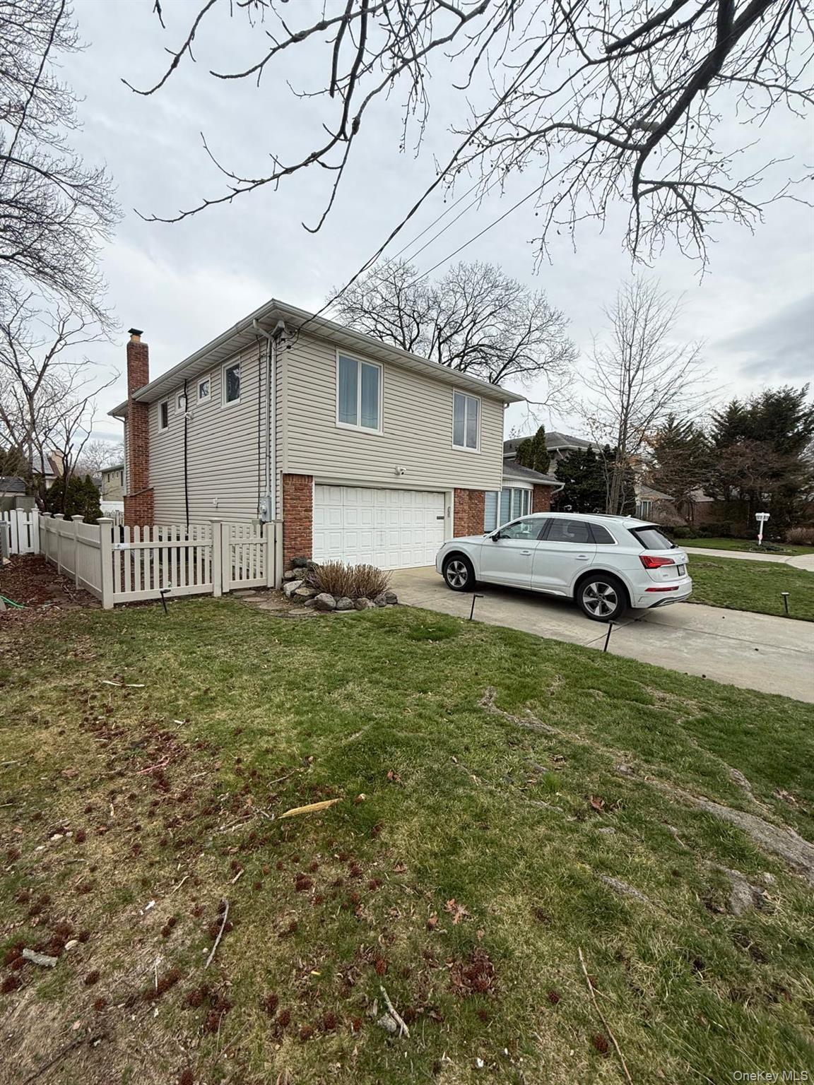 #2 photo, 23 Geoffrey Lane, ناسو Hewlett , NY 11557