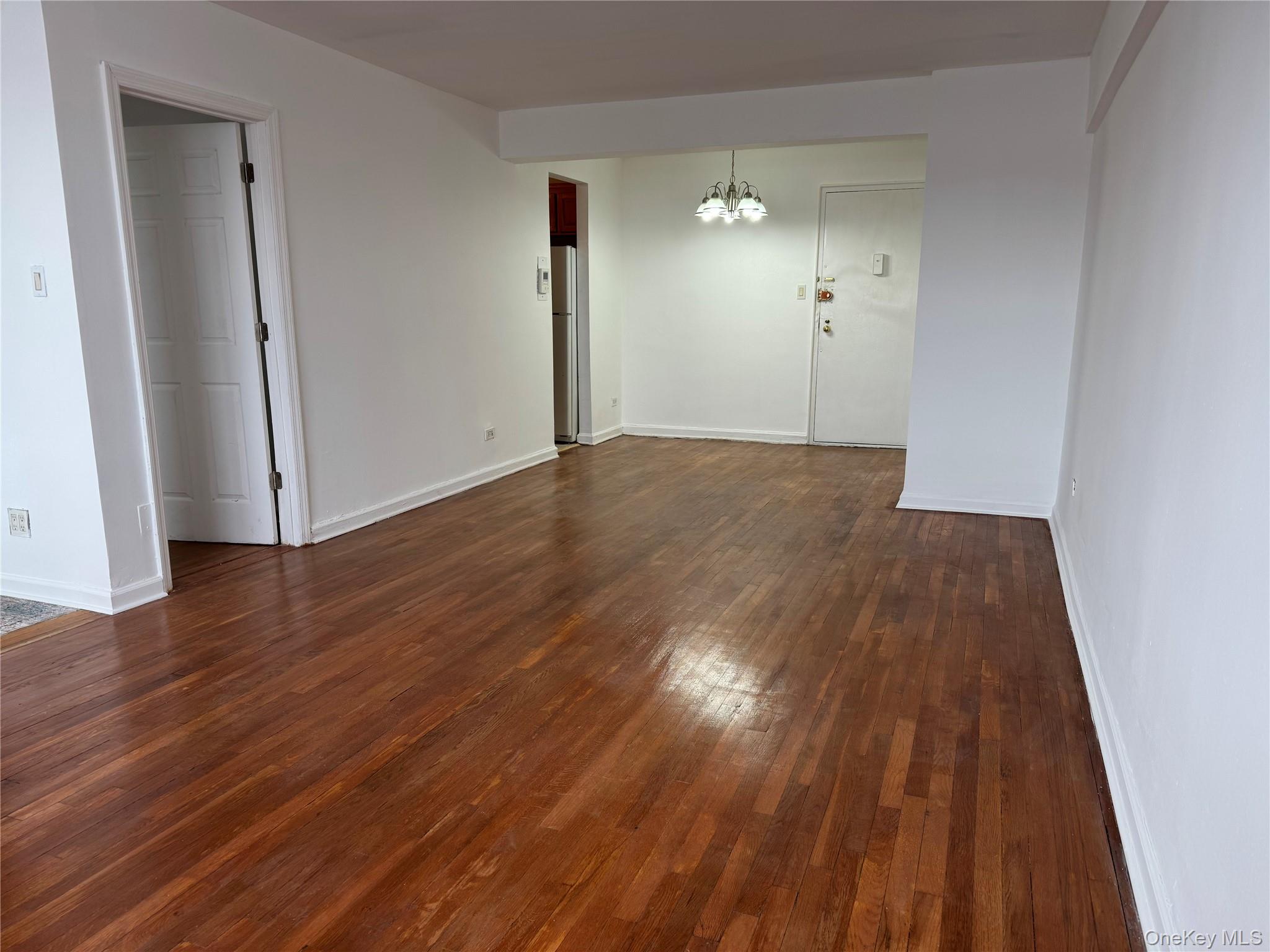 #8 photo, 108-49 63rd Ave, Forest Hills , NY 11375