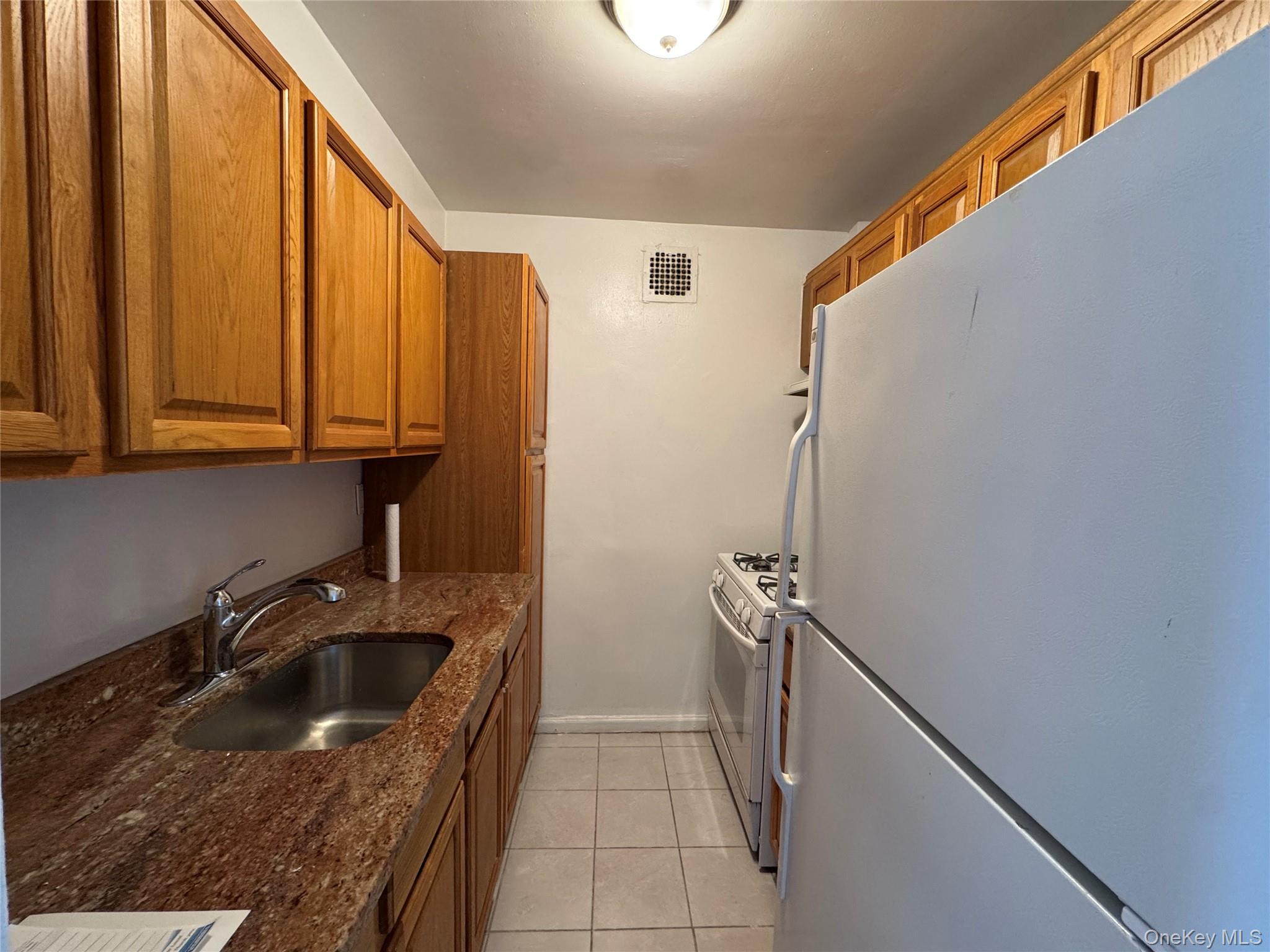 #9 photo, 108-49 63rd Ave, Forest Hills , NY 11375