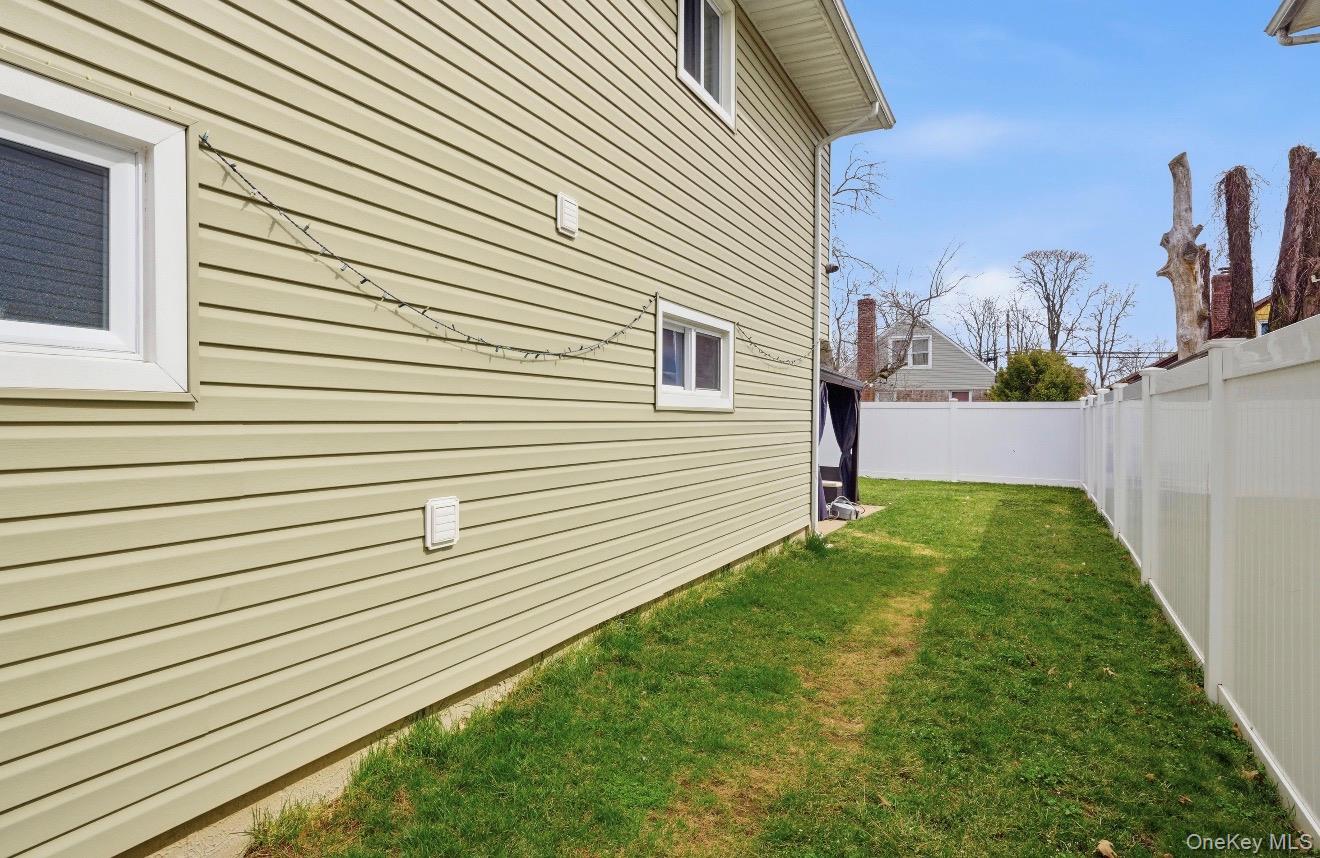 #15 photo, 38 Sutton Street, Hempstead , NY 11550