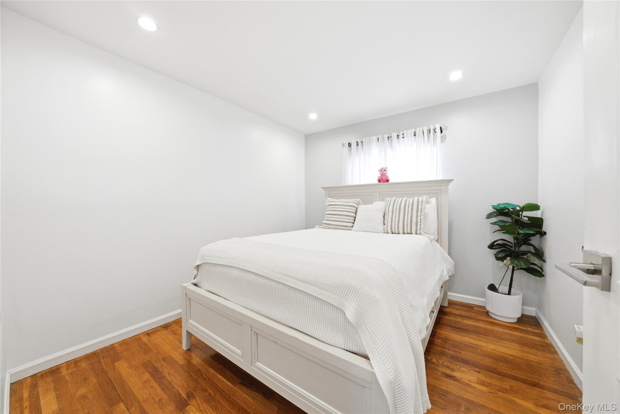 #19 photo, 38 Sutton Street, Hempstead , NY 11550