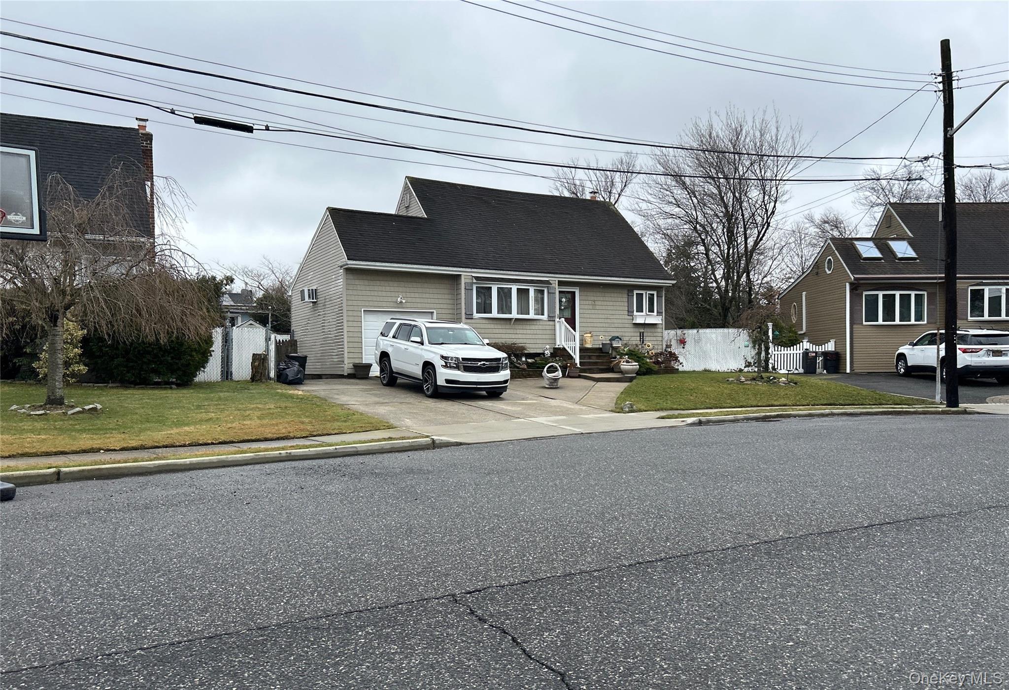 #2 photo, 34 Karen Street, 东长岛 West Babylon , NY 11704