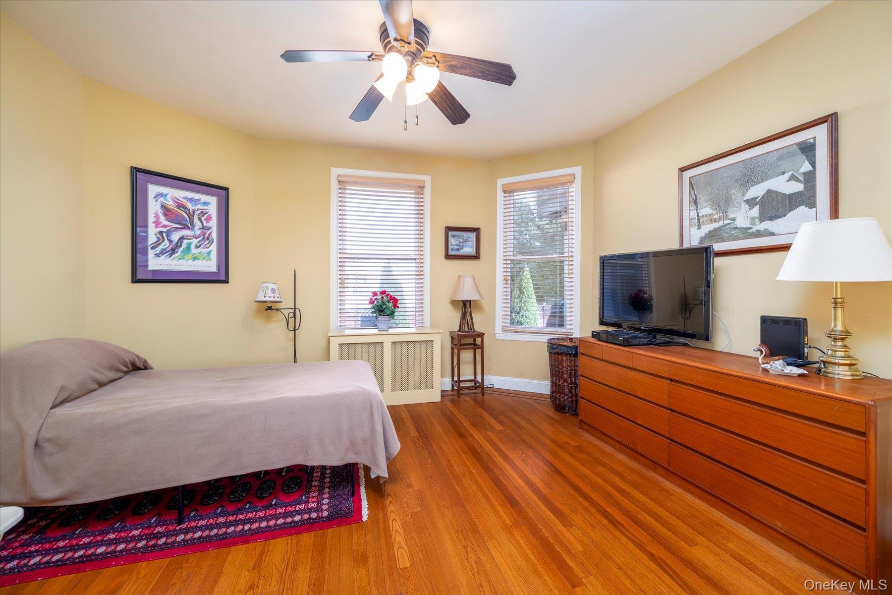 #13 photo, 76 Driscoll Avenue, 长岛 Rockville Centre , NY 11570