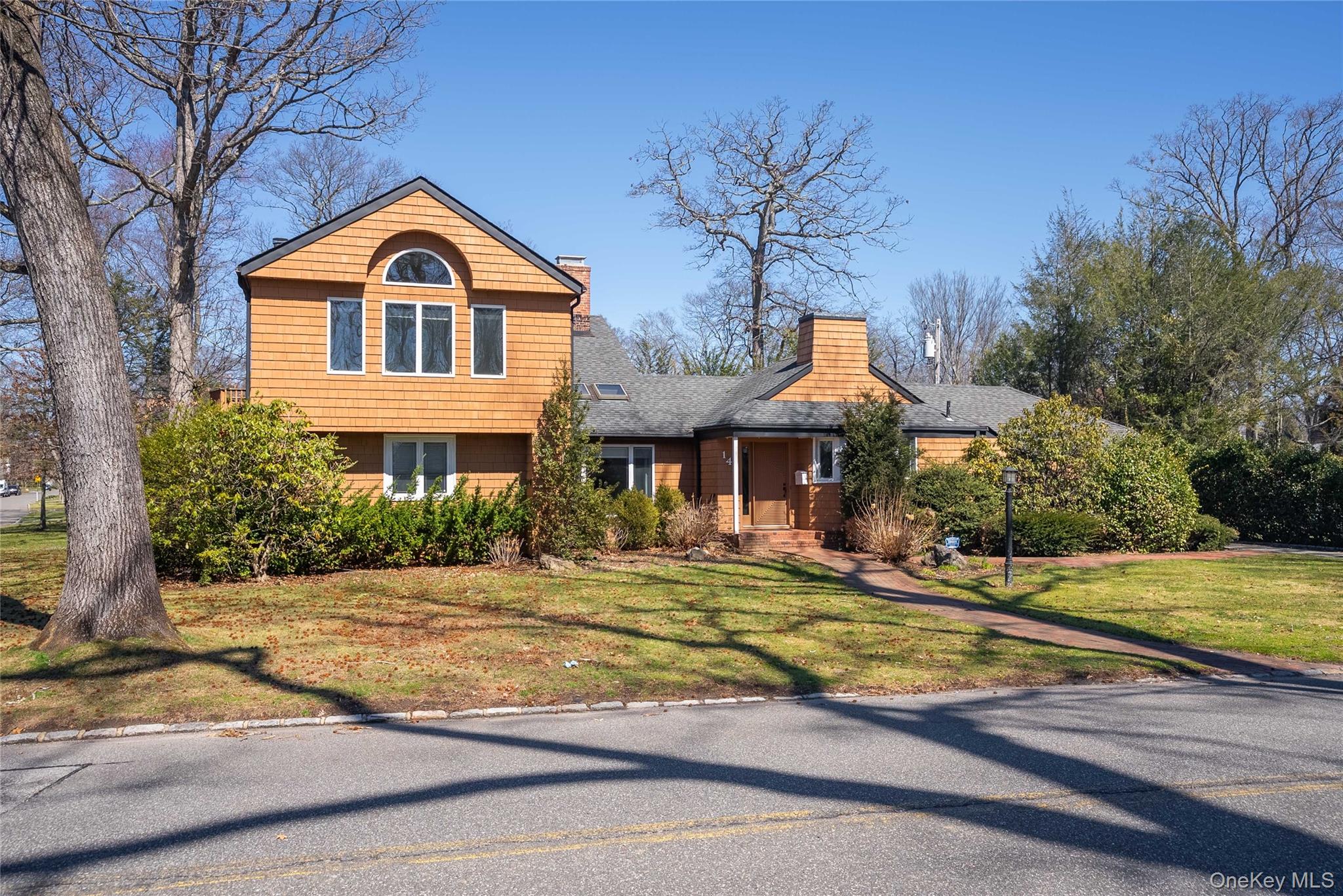 #1 photo, 143 Round Hill Road, Roslyn Heights , NY 11577