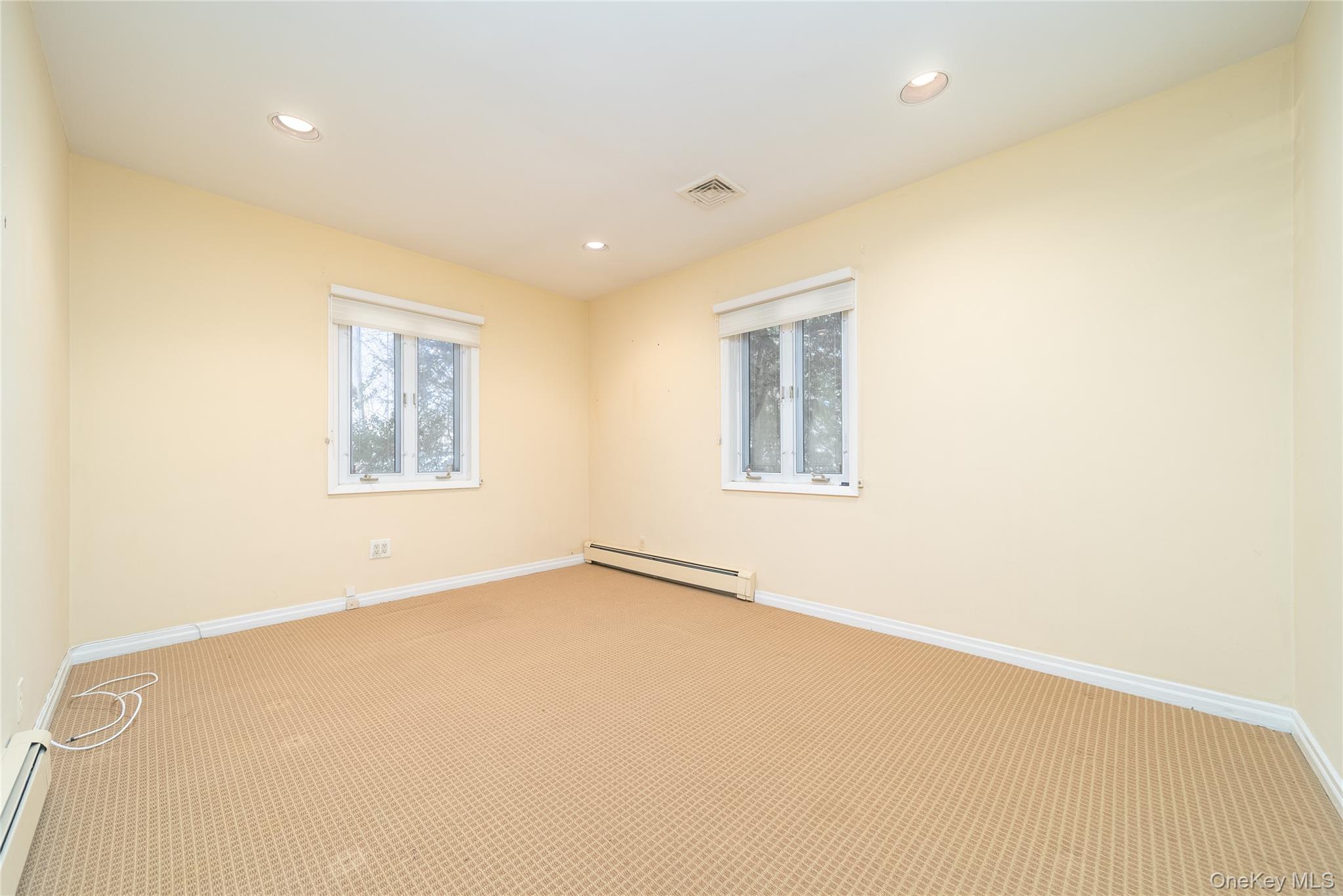 #16 photo, 143 Round Hill Road, Roslyn Heights , NY 11577