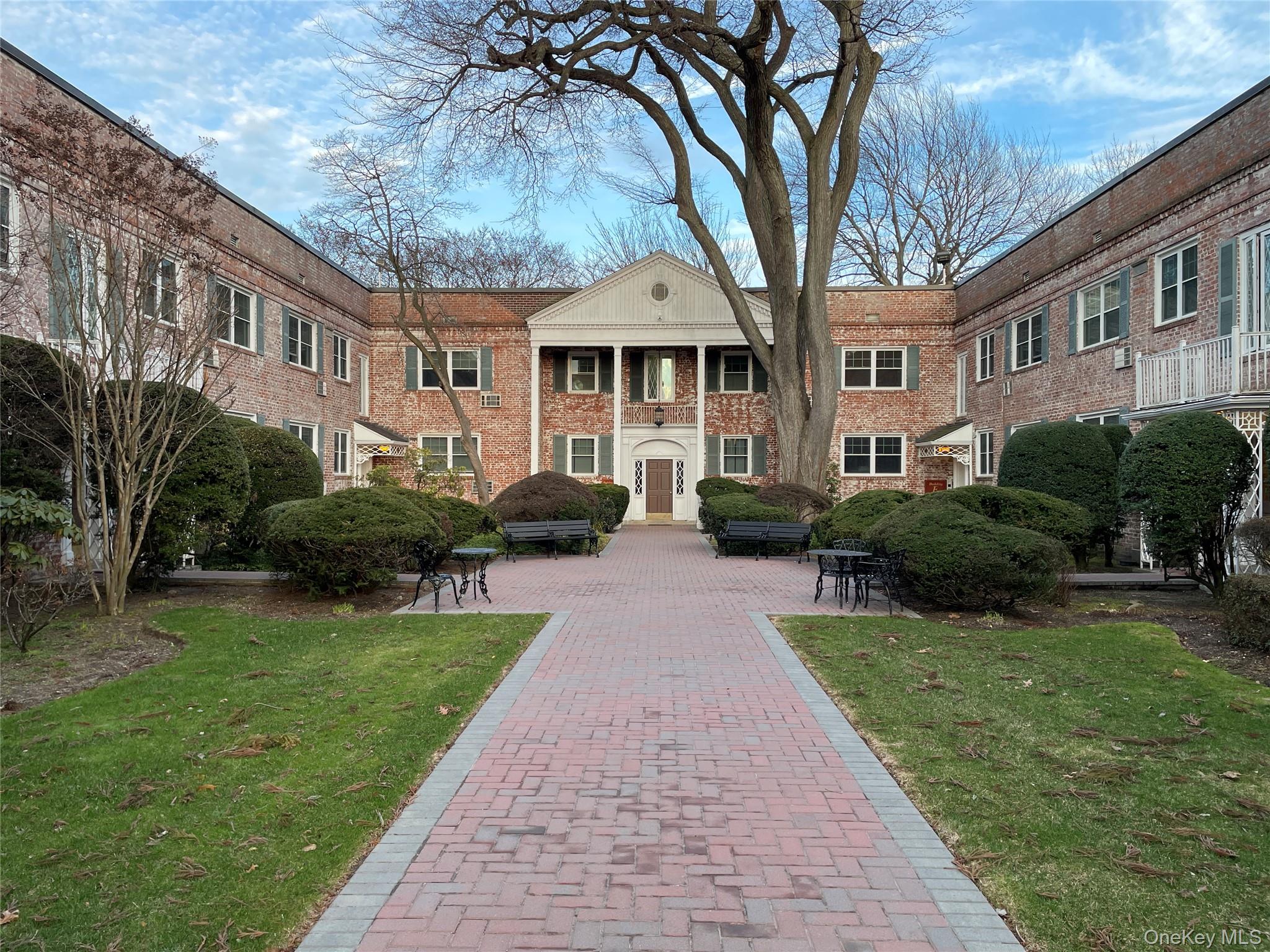 #4 photo, 43 N Forest Avenue, 长岛 Rockville Centre , NY 11570