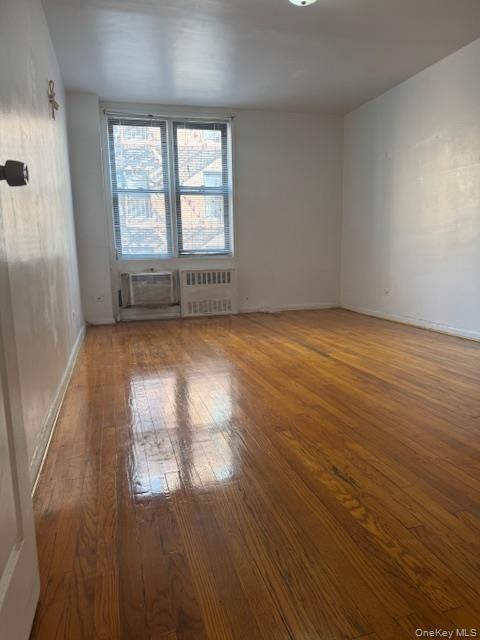 #4 photo, 83-30 Vietor Avenue, 皇后區 Elmhurst , NY 11373