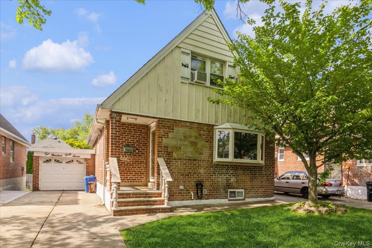 #1 photo, 20047 39th Avenue, Bayside , NY 11361