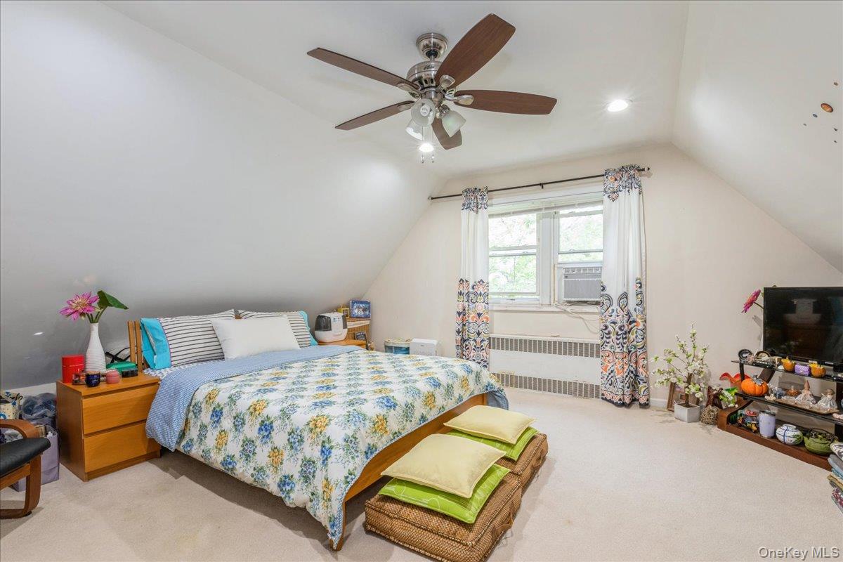 #12 photo, 20047 39th Avenue, Bayside , NY 11361