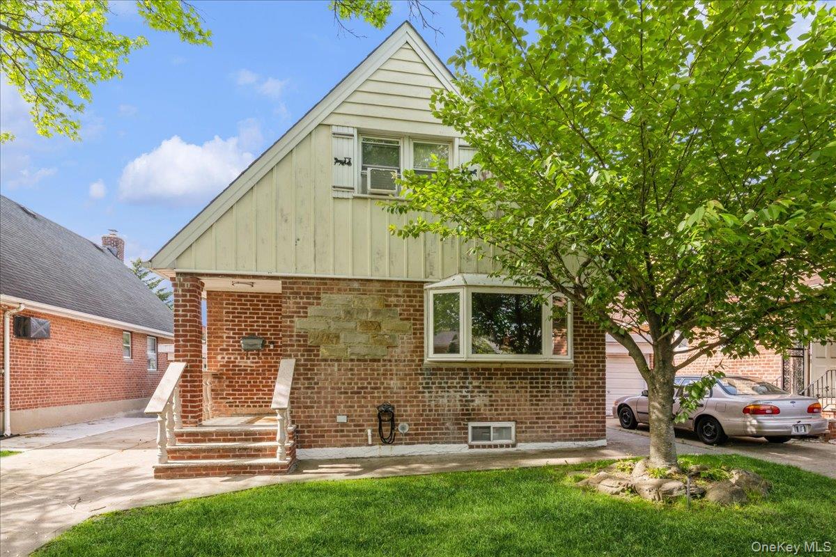 #2 photo, 20047 39th Avenue, Bayside , NY 11361