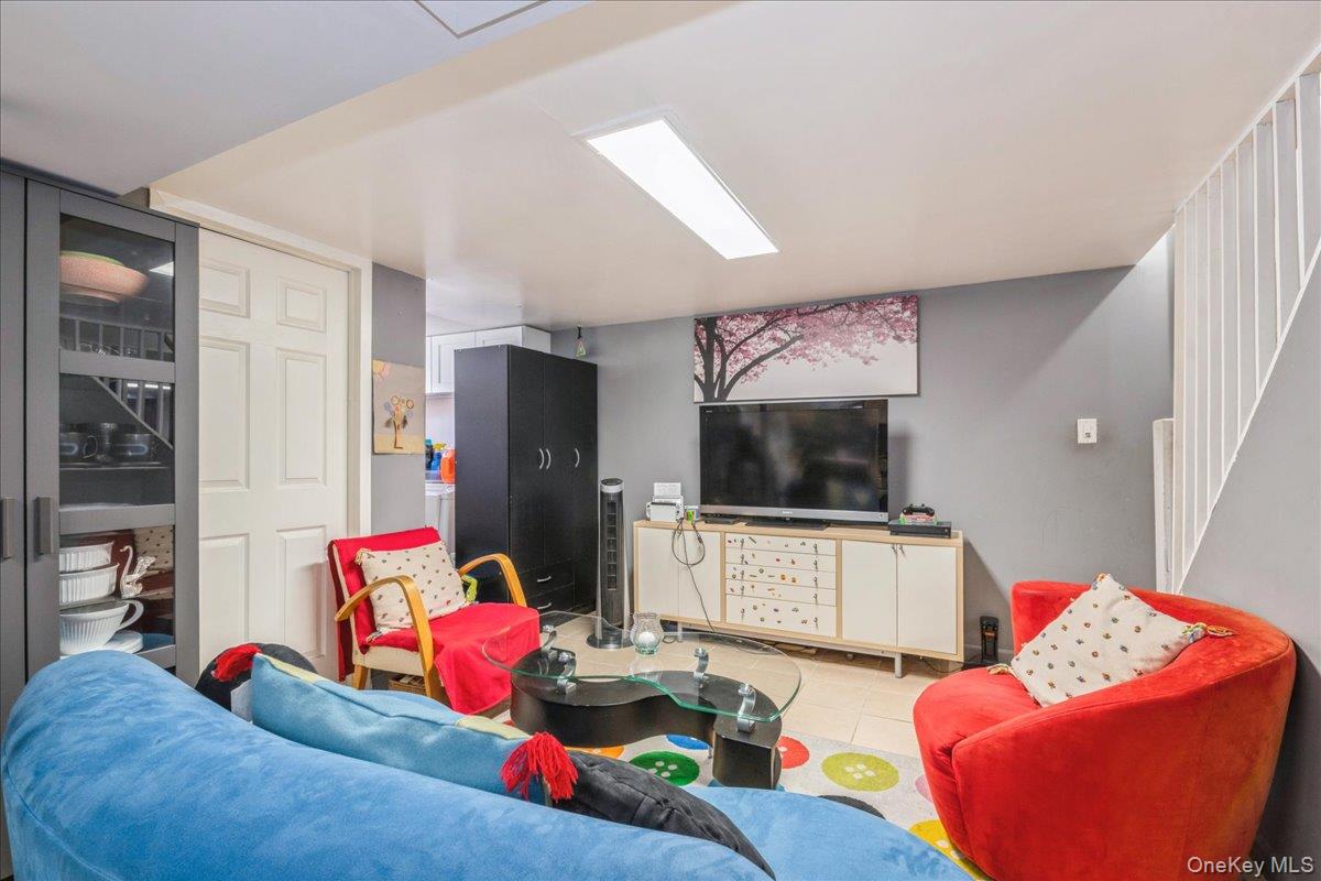 #20 photo, 20047 39th Avenue, Bayside , NY 11361