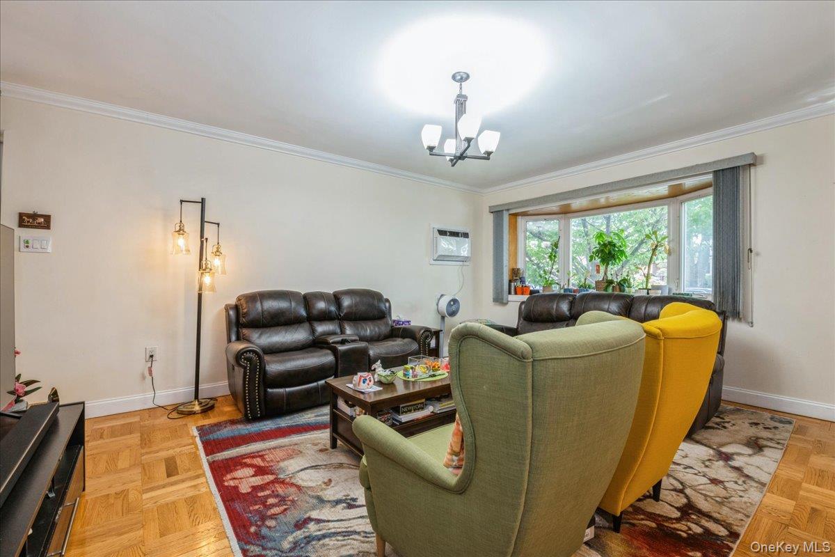 #5 photo, 20047 39th Avenue, Bayside , NY 11361