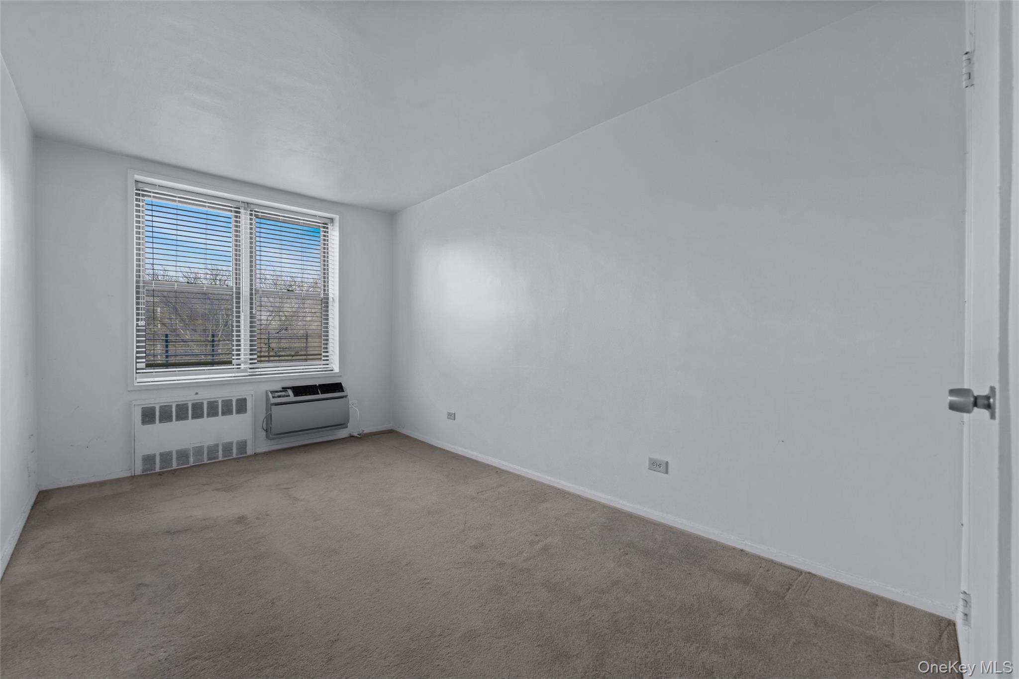 #17 photo, 43-25 Douglaston Parkway, Douglaston , NY 11363