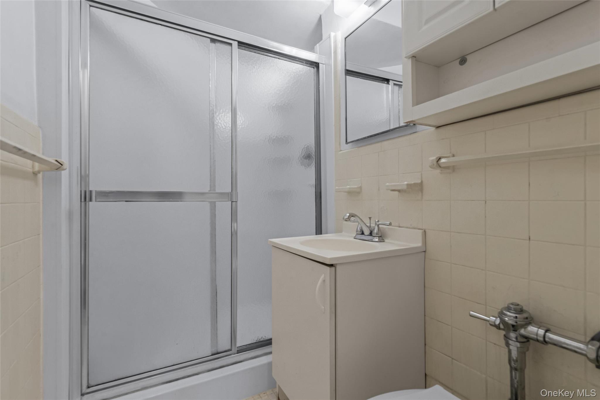 #20 photo, 43-25 Douglaston Parkway, Douglaston , NY 11363