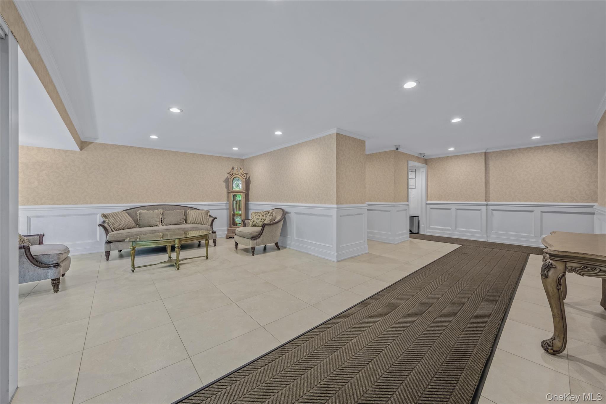 #3 photo, 43-25 Douglaston Parkway, Douglaston , NY 11363