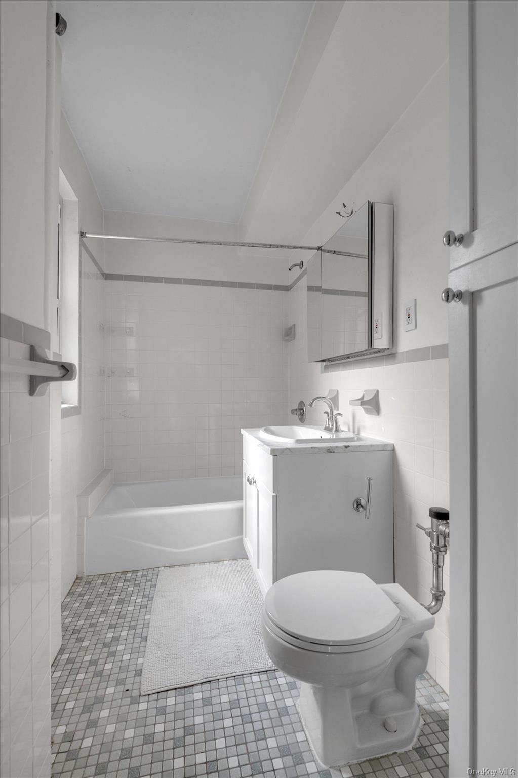 #13 photo, 78-42 Main Street, Flushing , NY 11747