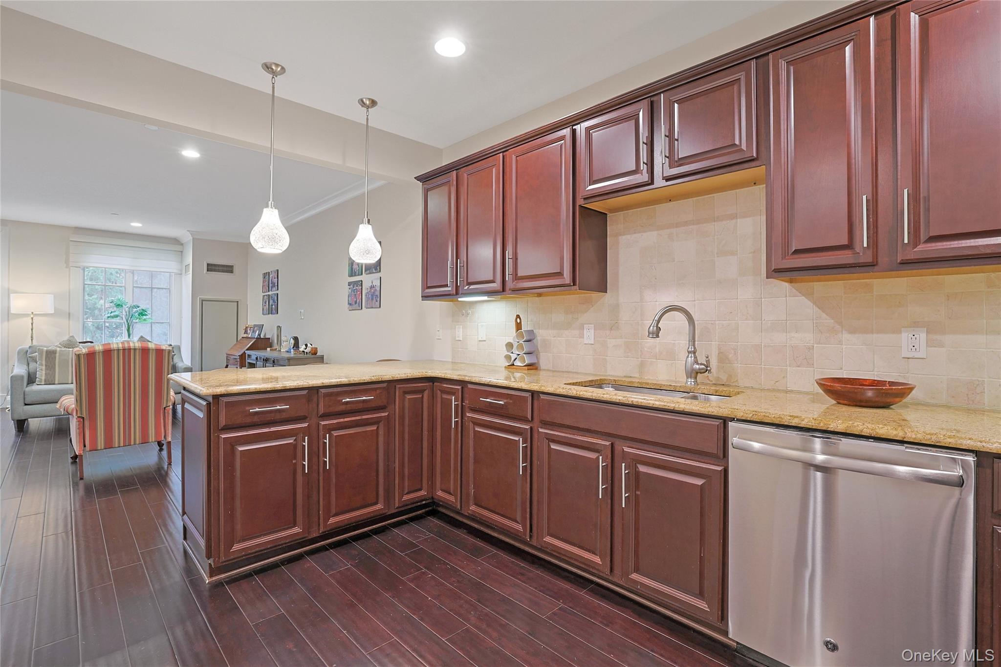 #3 photo, 506 Trump Park, Shrub Oak , NY 10588