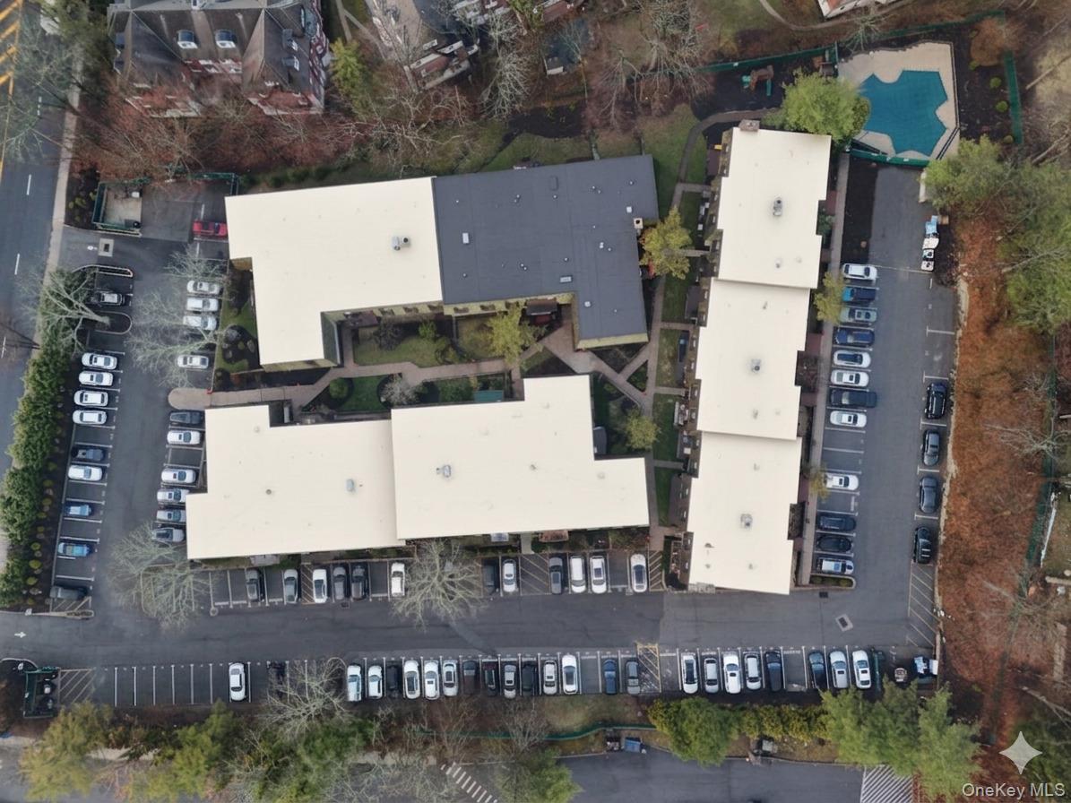 #2 photo, 555 Central Park Avenue, Scarsdale , NY 10583