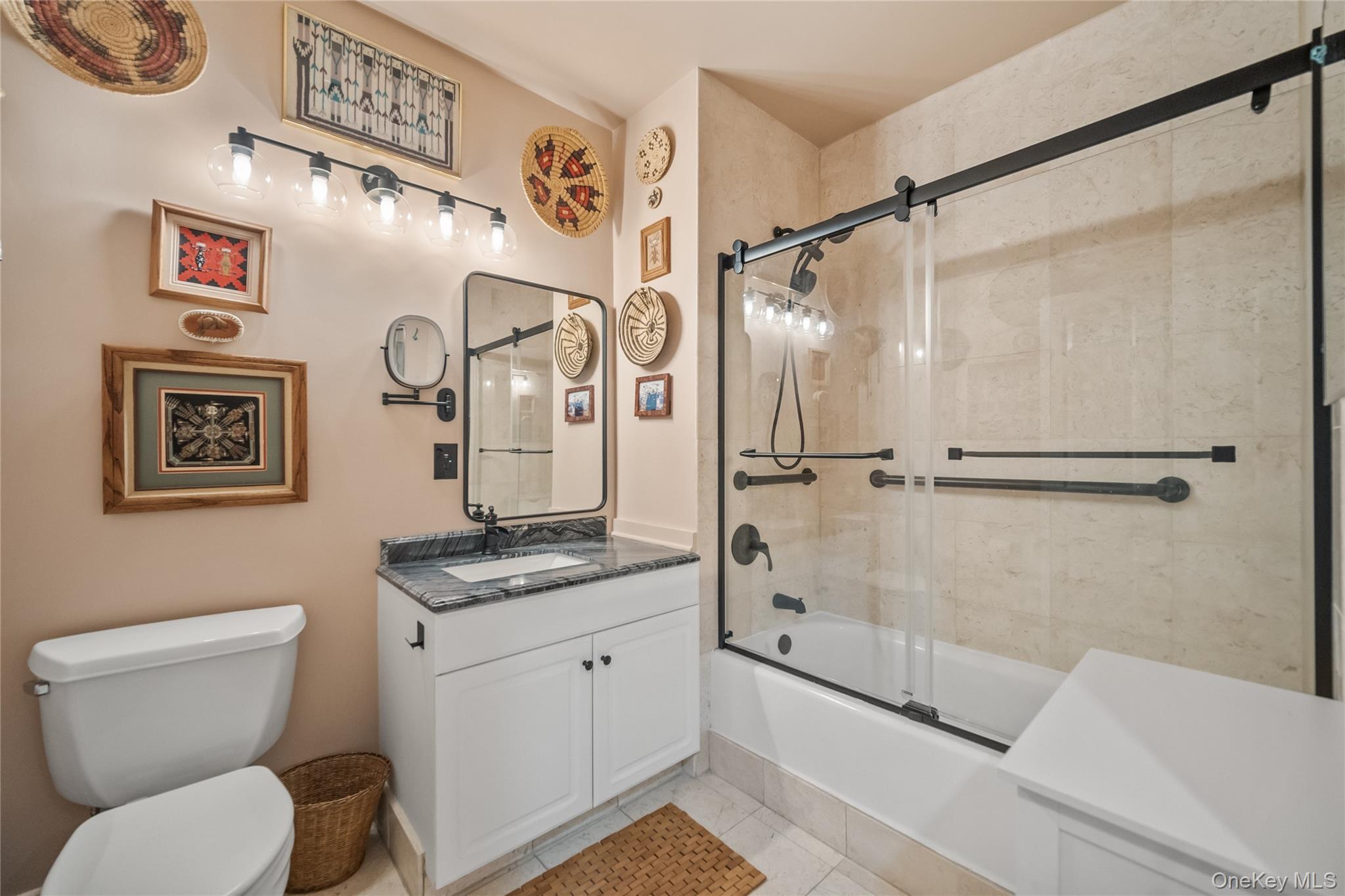 #14 photo, 100 New Roc City Plaza, 纽约州 New Rochelle , NY 10801