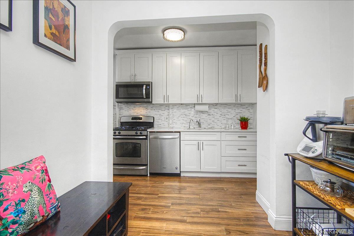 #8 photo, 90 BRYANT Avenue, White Plains , NY 10605