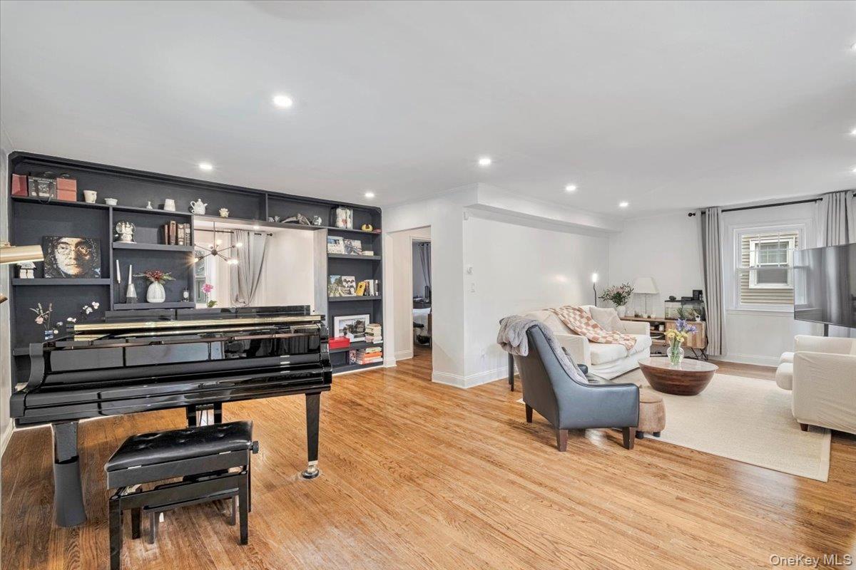 #4 photo, 75 Oakland Avenue, Tuckahoe , NY 10707