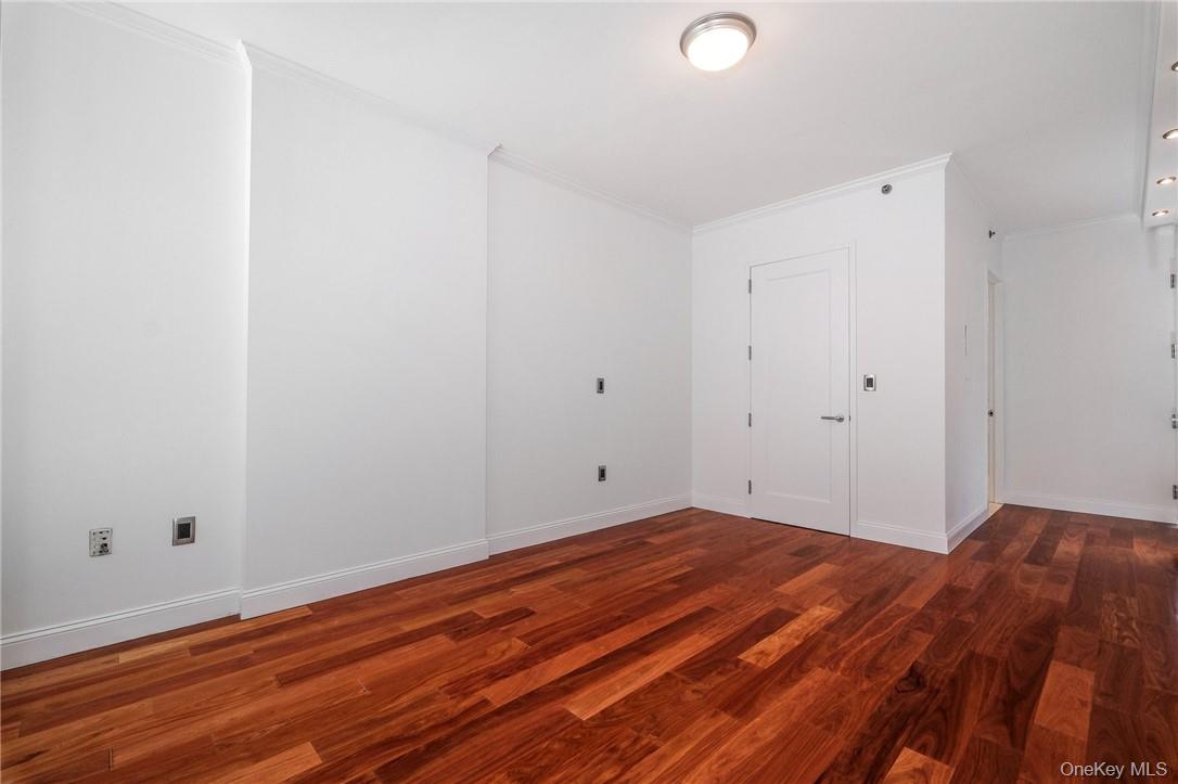 #12 photo, 10 City Place, White Plains , NY 10601