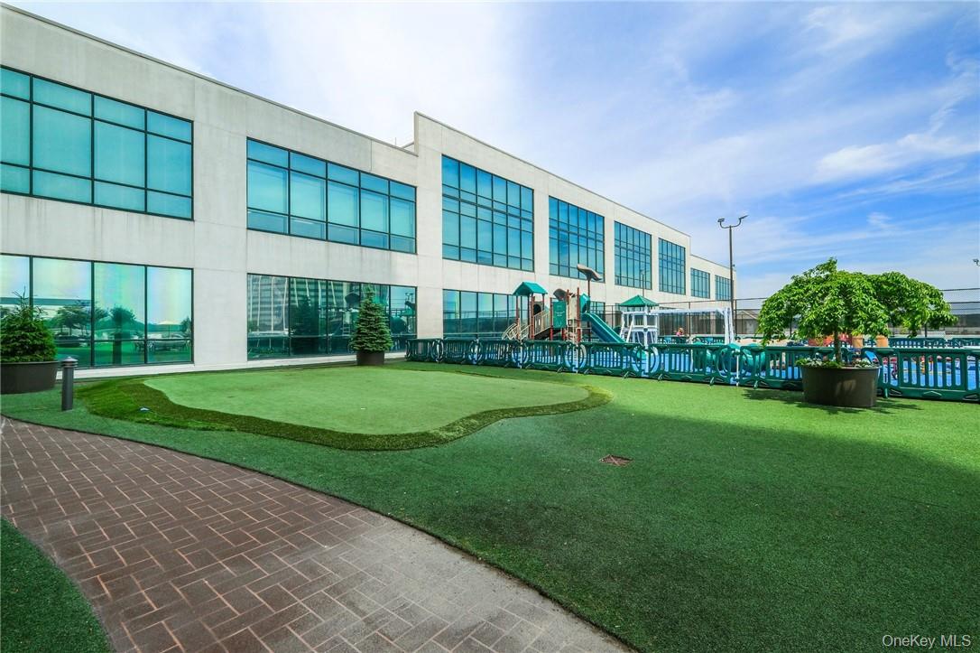 #17 photo, 10 City Place, White Plains , NY 10601