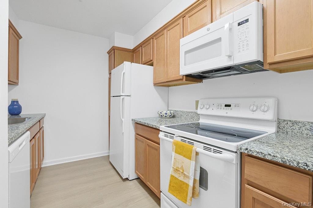 #8 photo, 105 Sutton Drive, Mount Kisco , NY 10549