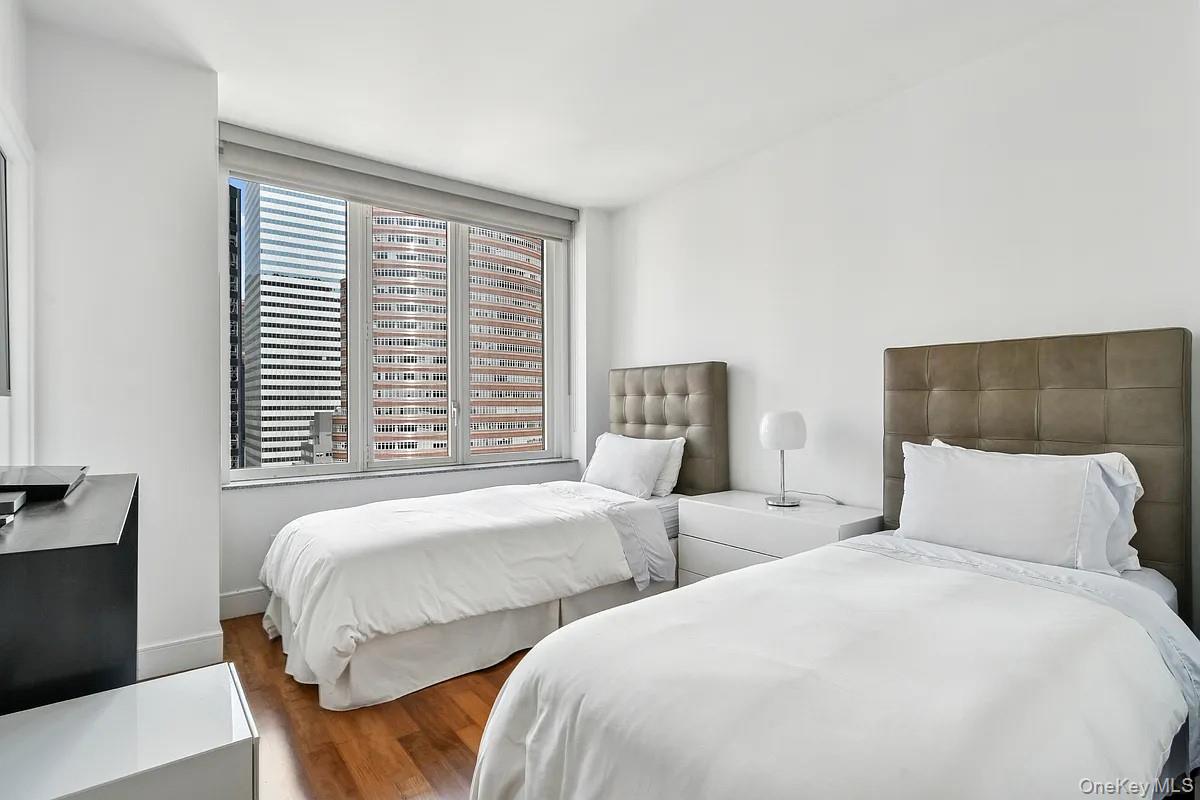 #11 photo, 250 East 53rd Street, New York (Manhattan) , NY 10022