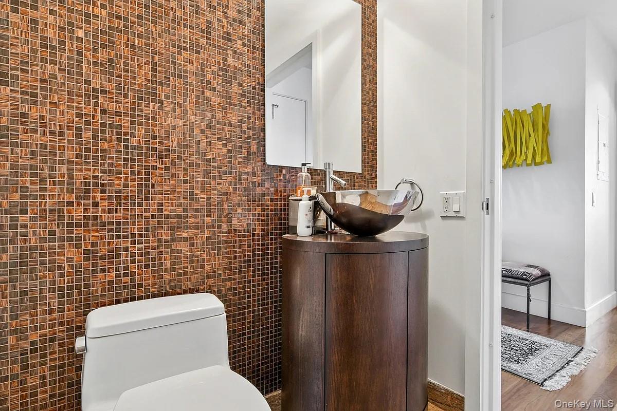 #12 photo, 250 East 53rd Street, New York (Manhattan) , NY 10022