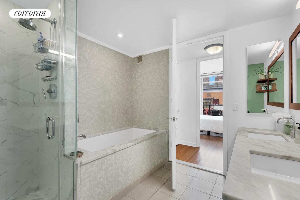 #6 photo, 350 W 53RD Street, Hell's Kitchen , NY 10019