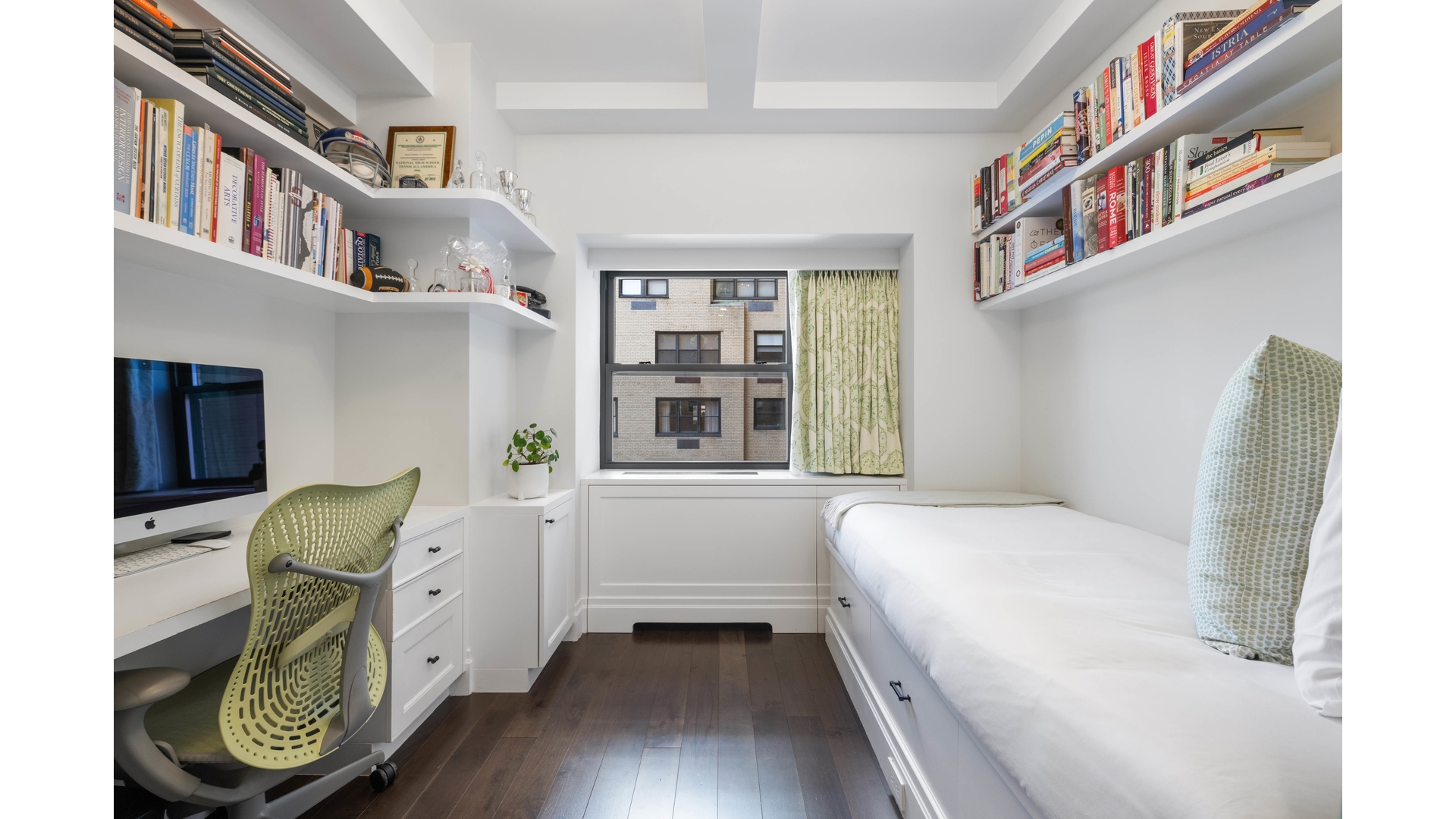 #15 photo, 700 PARK Avenue, Lenox Hill , NY 10021