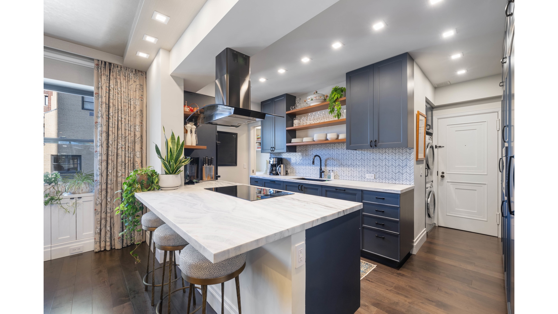 #5 photo, 700 PARK Avenue, Lenox Hill , NY 10021